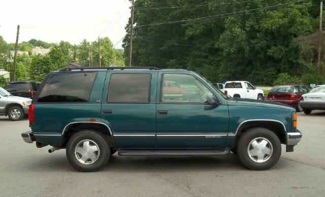 GMC Yukon 1999 photo 2