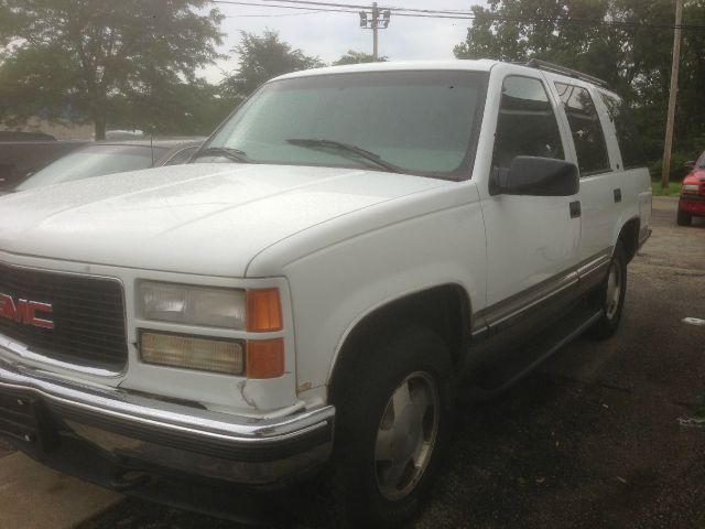 GMC Yukon 1999 photo 2