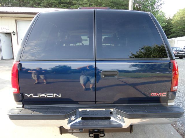 GMC Yukon 1999 photo 1