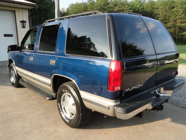 GMC Yukon 1999 photo 4