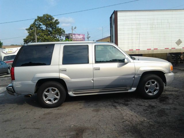 GMC Yukon 2000 photo 4