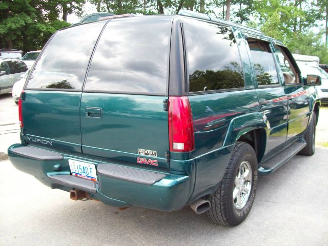 GMC Yukon 2000 photo 4