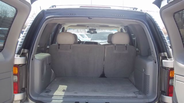 GMC Yukon 2000 photo 3