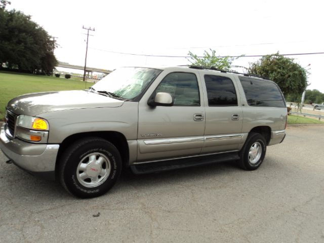 GMC Yukon 2000 photo 3