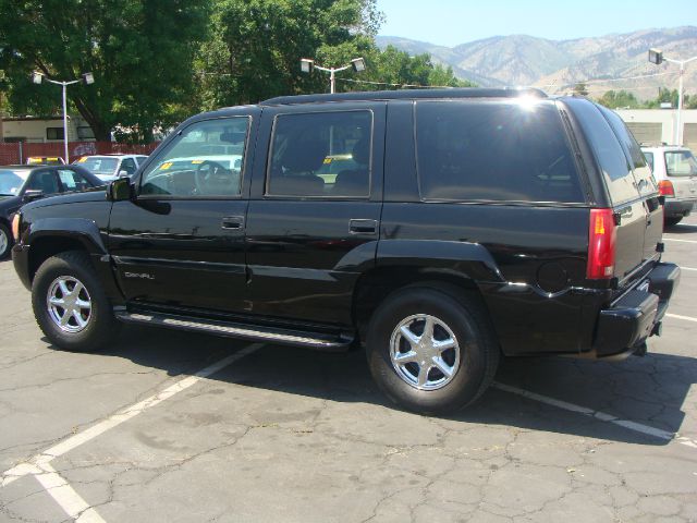 GMC Yukon 2000 photo 2