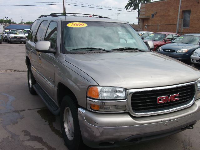 GMC Yukon 2000 photo 1