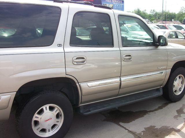 GMC Yukon 2000 photo 4