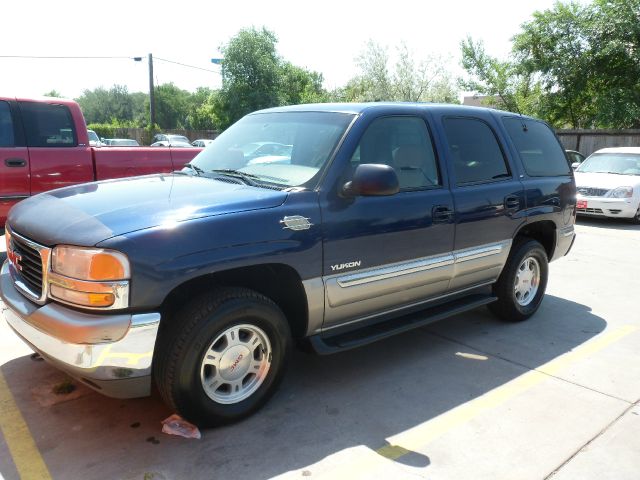 GMC Yukon 2000 photo 2