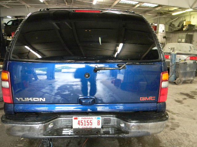 GMC Yukon 2000 photo 3