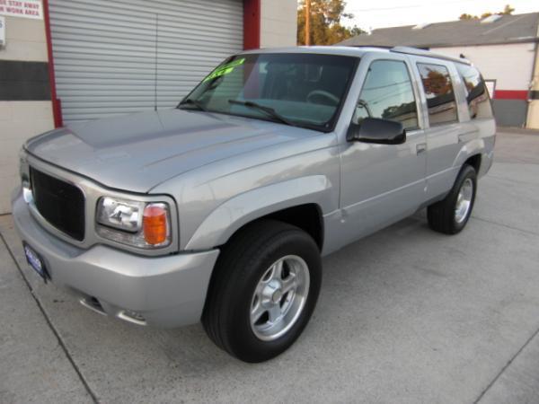 GMC Yukon 2000 photo 1