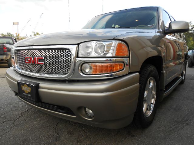 GMC Yukon 2001 photo 3