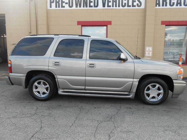 GMC Yukon 2001 photo 4