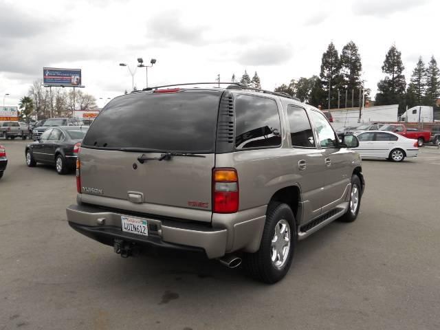 GMC Yukon 2001 photo 1