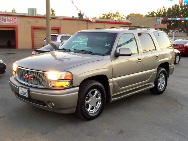 GMC Yukon 2001 photo 3