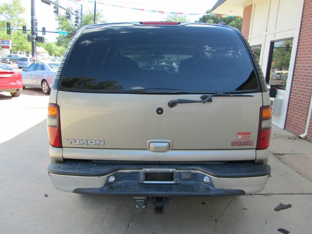 GMC Yukon 2001 photo 3