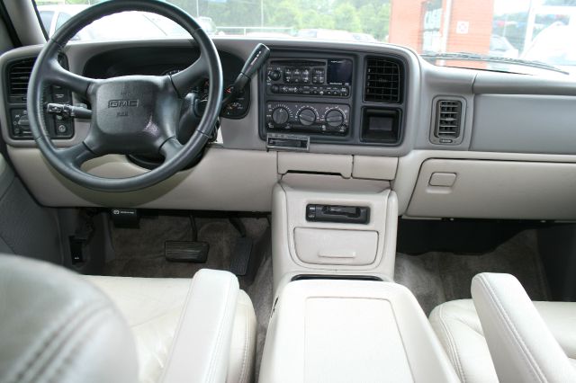 GMC Yukon 2001 photo 23