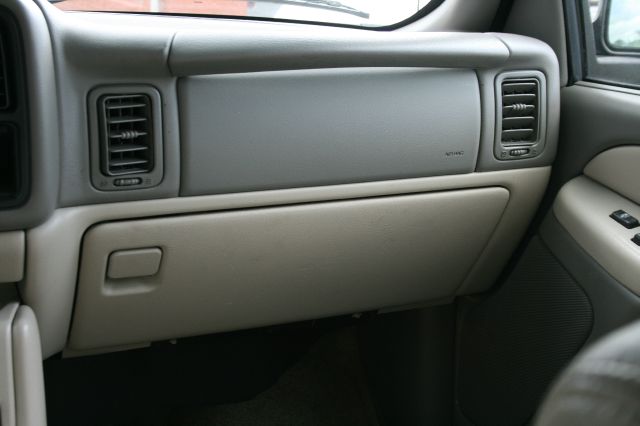 GMC Yukon 2001 photo 35