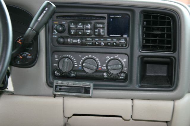 GMC Yukon 2001 photo 8