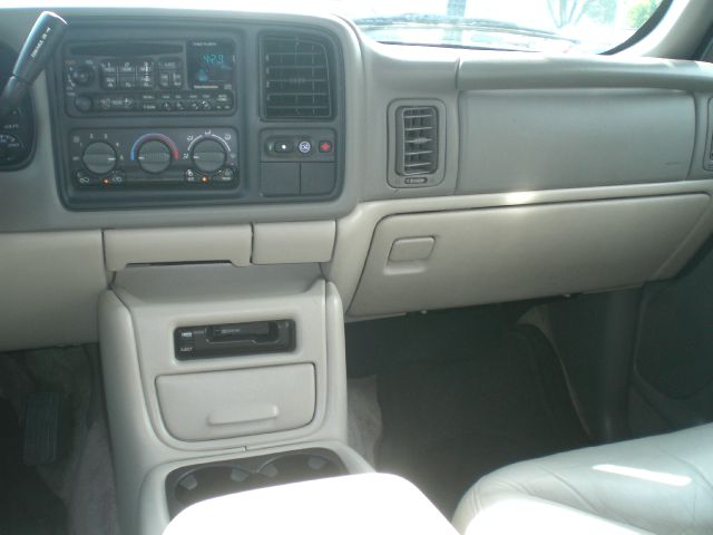 GMC Yukon 2001 photo 2