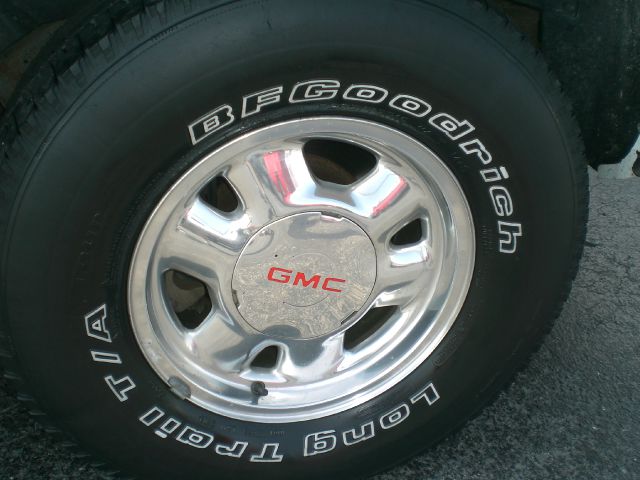 GMC Yukon 2001 photo 3