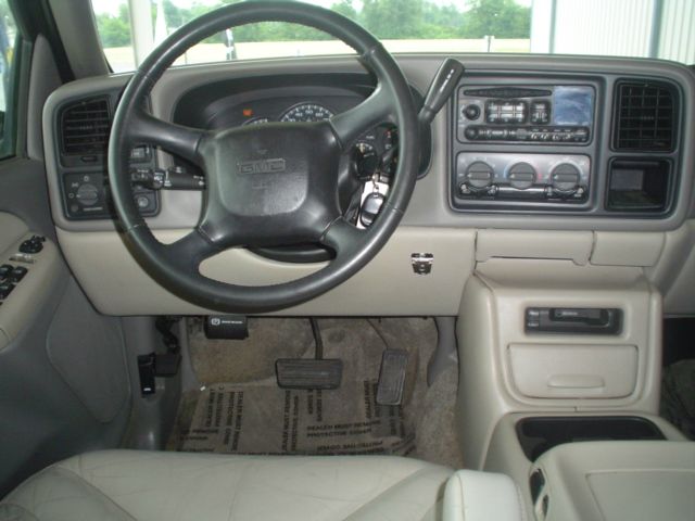 GMC Yukon 2001 photo 1