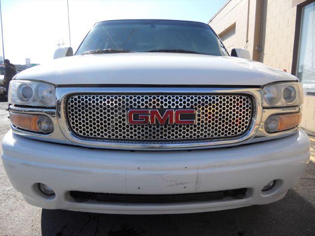 GMC Yukon 2001 photo 1