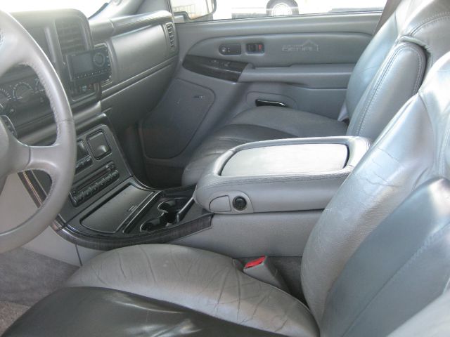 GMC Yukon 2001 photo 2