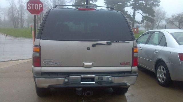 GMC Yukon 2001 photo 3