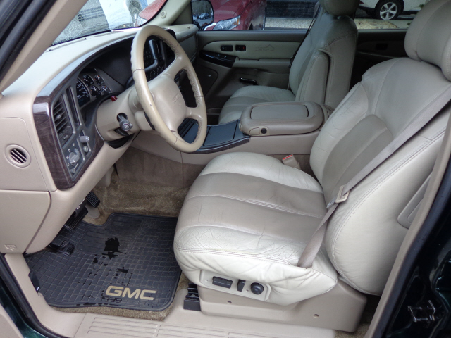 GMC Yukon 2001 photo 3