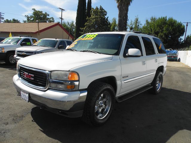 GMC Yukon 2001 photo 2