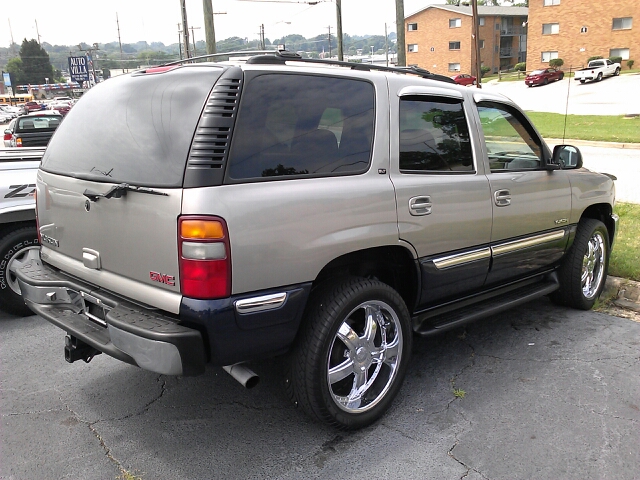 GMC Yukon 2001 photo 3