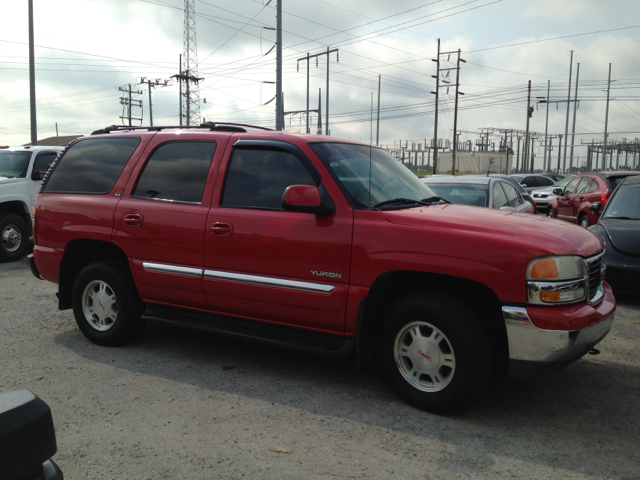 GMC Yukon 2002 photo 2