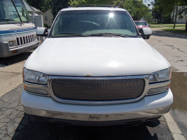 GMC Yukon 2002 photo 2