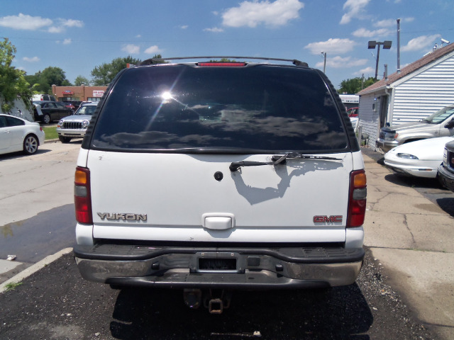 GMC Yukon 2002 photo 3