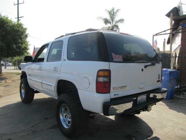 GMC Yukon 2002 photo 4