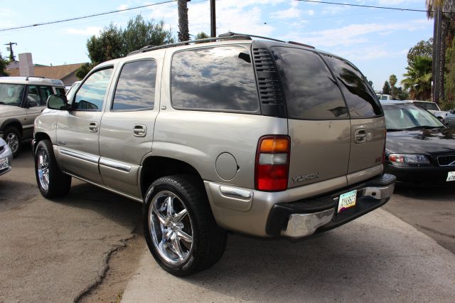 GMC Yukon 2002 photo 3