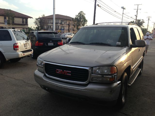 GMC Yukon 2002 photo 2