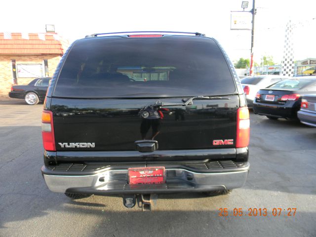 GMC Yukon 2002 photo 3