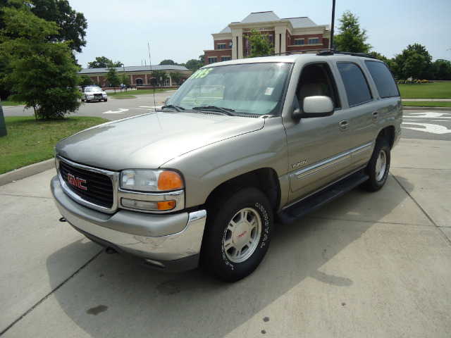 GMC Yukon 2002 photo 2