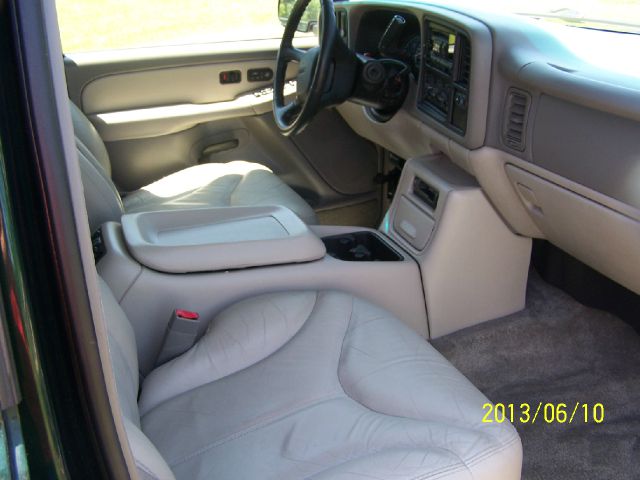 GMC Yukon 2002 photo 2