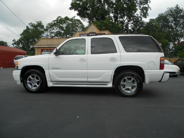 GMC Yukon 2002 photo 3