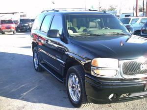 GMC Yukon 2002 photo 2