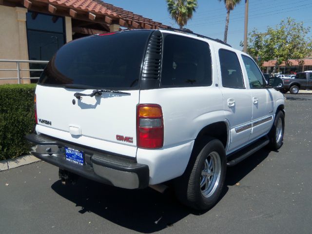 GMC Yukon 2002 photo 4