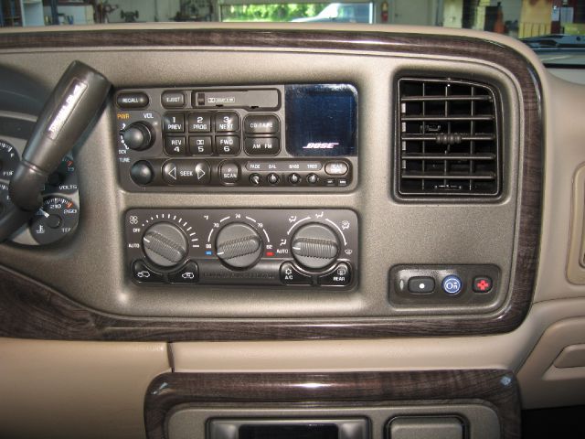 GMC Yukon 2002 photo 14