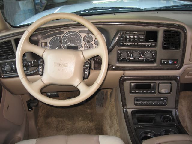 GMC Yukon 2002 photo 16