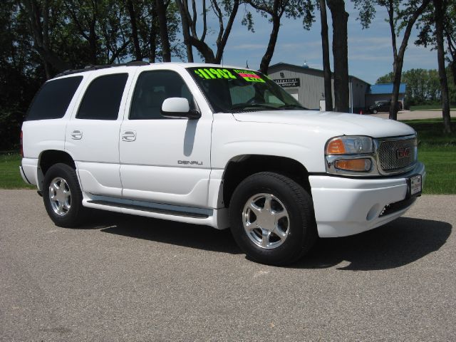 GMC Yukon 2002 photo 8