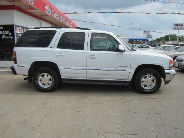 GMC Yukon 2002 photo 3