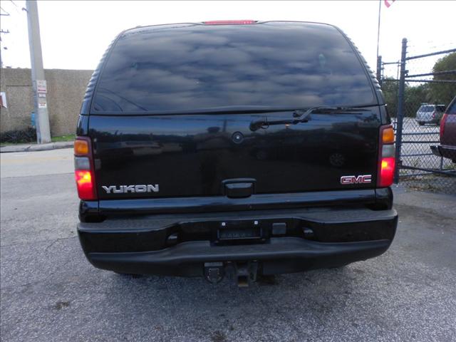 GMC Yukon 2002 photo 2