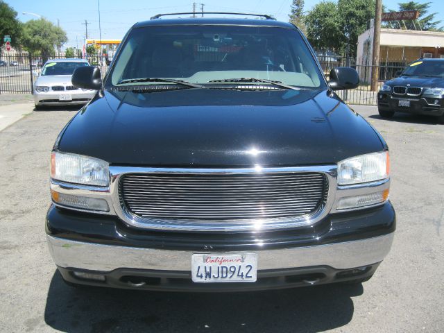 GMC Yukon 2002 photo 2