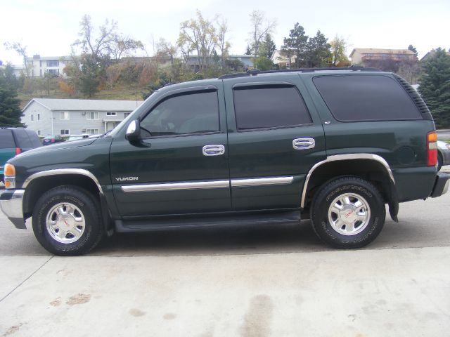 GMC Yukon 2002 photo 2